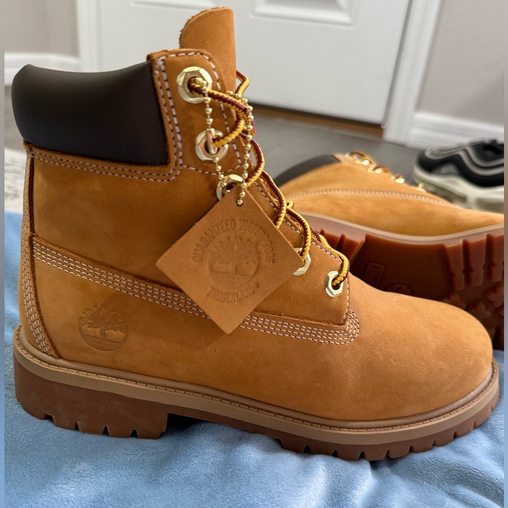 Timberland Women's Tan and Dark Brown Ankle Boots